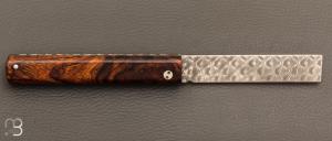    Couteau " L'Olonnois " par L'Atelier du capitaine - Bois de fer d'Arizona et damas