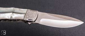     Couteau " Tou " liner-lock custom par Koji Hara - Nacre blanche