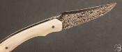 Couteau de poche "Effraie" Ivoire de phacochère et lame damasteel par Nicolas Kowal