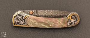Couteau   «   Lock-Back Damascus » custom de Warren Osborne - Black Lip Pearl et gravure de Tim George