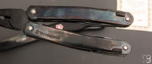    RARE - Coffret Victorinox Military Collector 2010 - N°147/199