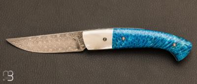 Couteau de poche 1515 Corail bleu Nacre blanche et lame damas par Manu Laplace