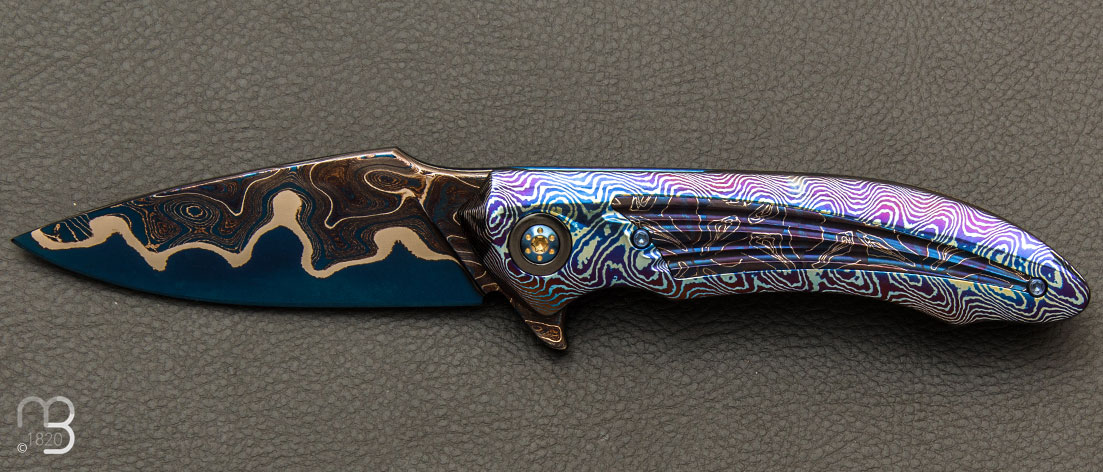Couteau pliant custom de Peter Martin - Blued Lava Pattern San Mai Damascus