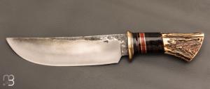   Couteau " Camp droit style Scagel " par Mickaël Moing - Rondelle de cuir / bois de cerf et lame forgée en acier 100C6 