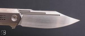  Couteau " Flight Line WE23089-3 - 024/210 " WE KNIFE - Polished Bead Blasted Titanium et Böhler M390