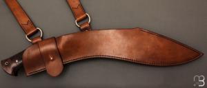    Couteau " Kukri " par Milan Mozolic - Bois de fer et W5