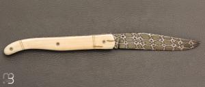    Couteau " Laguiole " par Tim Bernard - Ivoire de mammouth - Lame damas mosaïque