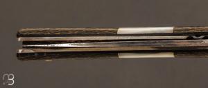  Couteau " ORCA " pliant par l'Atelier Les 2 Diables - Fatcarbon® et lame en damasteel