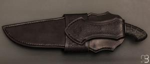  Couteau " Tsavo Croco " custom fixe de Samuel Lurquin - Poignée gravée par Serge Raoux