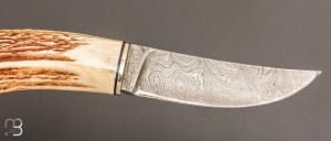    Couteau droit par Henri VIALLON - Bois de cerf et damas