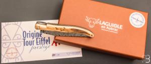  Couteau Laguiole en Aubrac modèle Origine Tour Eiffel N°190 - Croûte d'ivoire de mammouth et Damas Balbach
