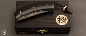    Couteau "1310 Sakura" liner lock de SMZ Flammes de forge - Corne de buffle et lame sandinox