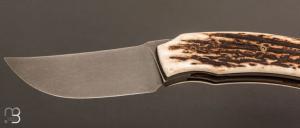    Couteau " 1310 " liner lock bois de cerf et RWL34 de SMZ Flammes de forge