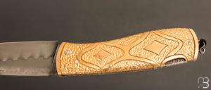   Couteau  " Dodu " lock back par Thomas LECAS - Laiton et lame en C130