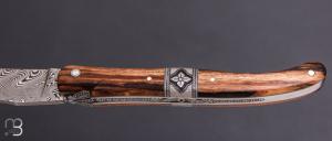       Couteau " Laguiole 12cm mitre centrale " par Laguiole en Aubrac - Bois d'aubrac et lame damas
