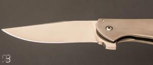 Couteau " Large Bear Flipper " titane par Ray Laconico