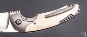     Couteau " Maximus " custom par Thierry Savidan - Ivoire de phacochère
