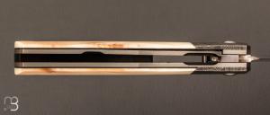   Couteau  "  Xou " custom par Maxime Belzunce - Ivoire de phacochère et lame en RWL34