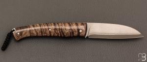 Couteau  "  Bec  " custom par Raphaël Durand - Erable ondé stabilisé et lame San-Maï