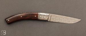 Couteau  "  Cran plat " custom damas et bois de fer d'Arizona par Claude Giraud