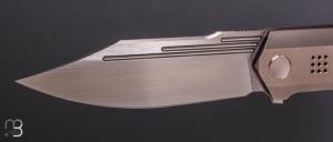  Couteau " Flight Line WE23089-3 - 024/210 " WE KNIFE - Polished Bead Blasted Titanium et Böhler M390