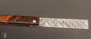    Couteau " L'Olonnois " par L'Atelier du capitaine - Bois de fer d'Arizona et damas