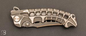 Couteau   "  Scavenger" Intégral titane custom par Rike Knives design de André de Villiers