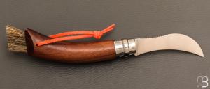   Couteau à champignons Opinel N°08 manche noyer noir 