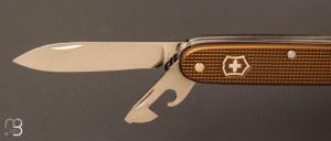  Couteau suisse Victorinox " Pioneer X Alox Édition Limitée 2024 - Terra Brown " 0.8231.L24