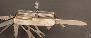   RARE - Couteau Suisse Victorinox Swisschamp nacre blanche - 1.6794.68