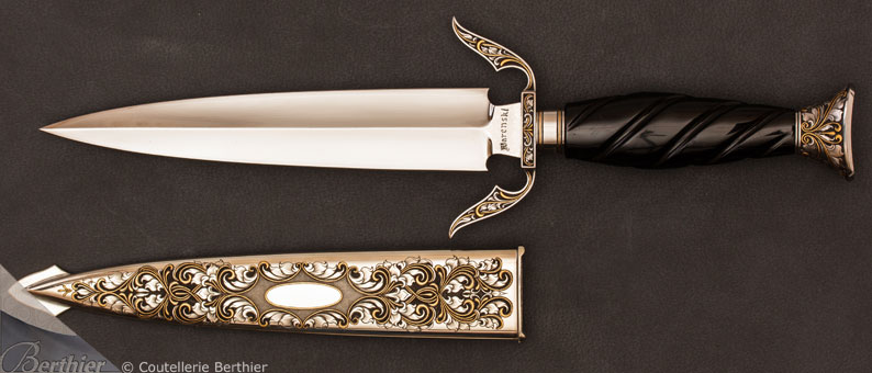 Engraved dagger by Buster Warenski n°11