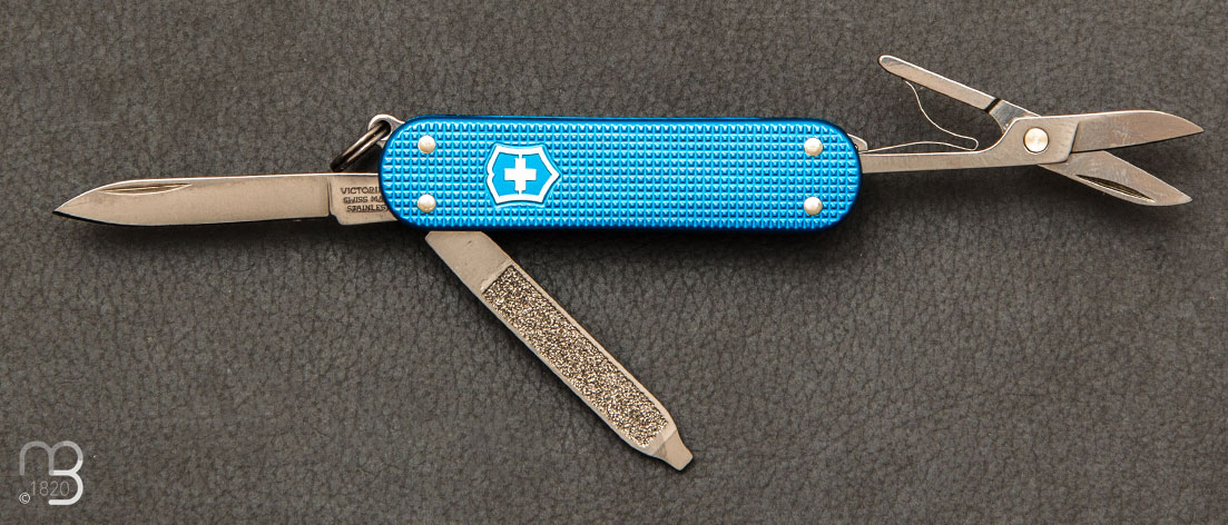 Couteau suisse Victorinox Classic SD Édition Limitée 2020 - AQUA Bleu
