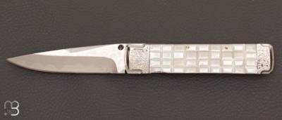 Couteau  "  Skin Mosaïc " custom en nacre et damas SGPS par Koji Hara