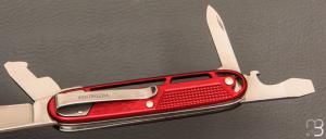   Couteau Synergy Alox Rouge par Victorinox - 0.8216.20