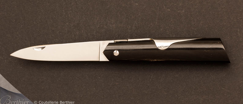Couteau de poche Affutiot 10 cm Corne noire par J. Mongin