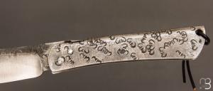   Couteau " Higocentrique " piémontais  par Mickael Moing