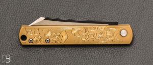    Couteau Böker Plus Zenshin 42 Laiton gravé par Mali Irie motif "Vague, Ginkgo et Fujiyama"