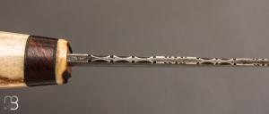  Couteau  " custom " fixe par Michel Blum - Bois de cerf et damas