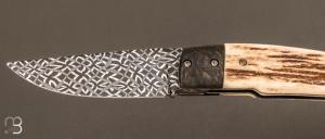 Couteau  "  custom " liner-lock par Diogo Wojakevicz - Bois de cerf et lame damas mosaïque