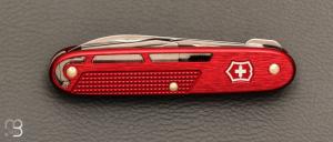   Couteau Synergy Alox Rouge par Victorinox - 0.8216.20