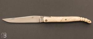 Couteau " Laguiole sculpté " par Jean Paul Daire - Ivoire de mammouth et lame en 14C28