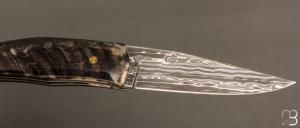 Couteau  " custom " de Alain & Joris Chomilier - Corne de bélier et lame damas "Virus" de Vegas Forge