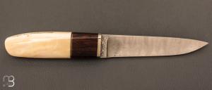 Couteau " custom " fixe en ivoire de phacochère et bois de fer par Michel Blum