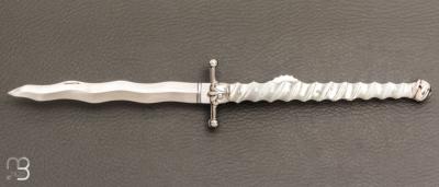     Dague de vertu à pompe avant par Bastien Toubhans - Atelier Beau Merle - Nacre blanche et RWL34