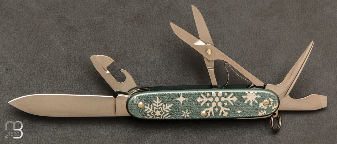 Victorinox winter hotsell magic 2021