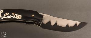    Couteau "1310 Sakura" liner lock de SMZ Flammes de forge - Corne de buffle et lame sandinox