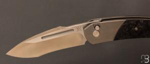  Couteau " Alcyon Titanium Marbled Black " button-lock par Bastards Knives X Tim Bernard