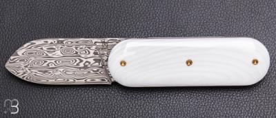    Couteau " Le Cerbère® " pliant par l'Atelier Les 2 Diables - Nacre d'eau douce et Damasteel