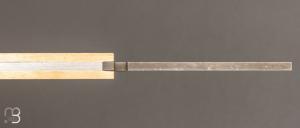    Couteau " O²  ressort invisible " par Nicolas Couderc - Laiton vieilli et lame en RWL34