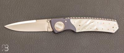    Couteau " custom par Howard Hitchmough - Nacre et lame en RWL34